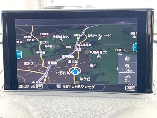 �������i�r:��̊��̂���i�r�́A����������ԓ������o���Ă���܂��B�I�[�f�B�I�@�\���[�����Ă���܂��̂ŁA�^�]�����y���߂܂���