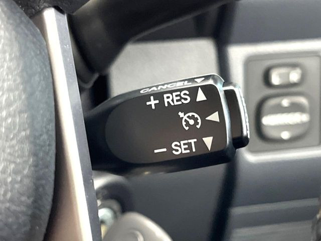 �y�N���[�Y�R���g���[���z�������H�����N���N���s�B�A�N�Z���𗣂��Ă���葬�x�ő��s���ł��A�������^�]���̕��S���y��!�����E�������ȒP�ȃX�C�b�`����Œ����ł��܂��B