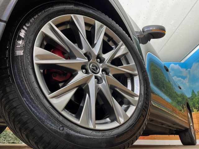 �y����19�C���`�A���~�z�C�[���z�O�ςɃ}�b�`���������A���~�z�C�[���𑕒����Ă���܂��B�e��ЊO�A���~�z�C�[����A�X�^�b�h���X�^�C�����戵�����Ă���܂��B���񂲑��k����������