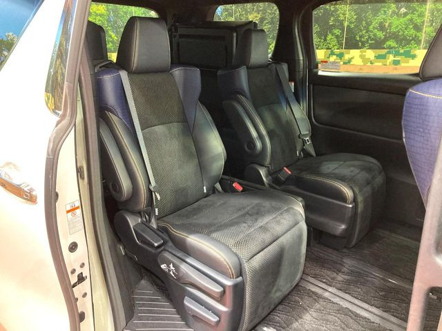 ���ڒ����̓E�H�[�N�X���[�ƂȂ��Ă���܂��B���ڂƎO��ڂ̈ړ�����~�肪�Ƃ��Ă��y�ɂȂ�̂ŁA���~��̍ۂ��X�g���X�������邱�Ƃ͂���܂����