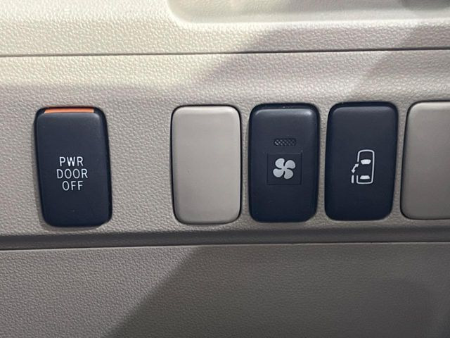 �y�p���[�X���C�h�h�A�z�X�}�[�g�L�[��^�]�Ȃ̃X�C�b�`�ŃX���C�h�h�A�̊J���\���d��������͂����ăh�A���J����K�v�������A���������q�l�ł��A�d���ו��������Ă��鎞�����N�ɊJ���߂ł��܂���