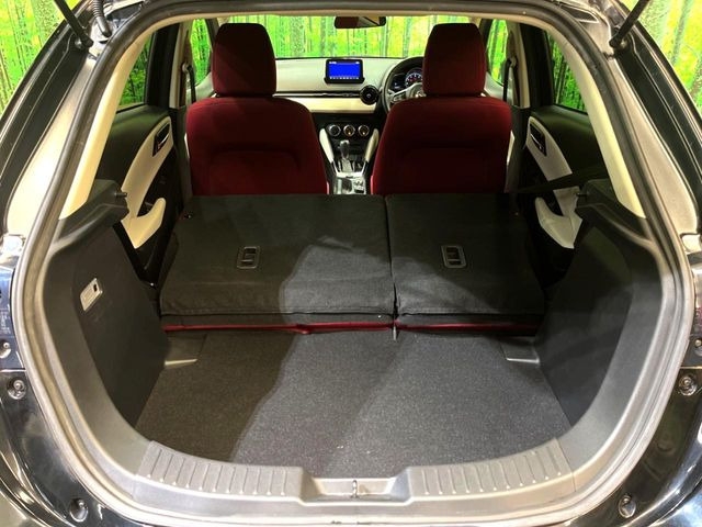 ���i�̂���������ʋ΁A���}���ɏ\���ȉ׎��X�y�[�X���m�ۂ��Ă���܂��B�Z�J���h�V�[�g��|���ƁA�傫�ȉו��̐ύڂ��\�ł���