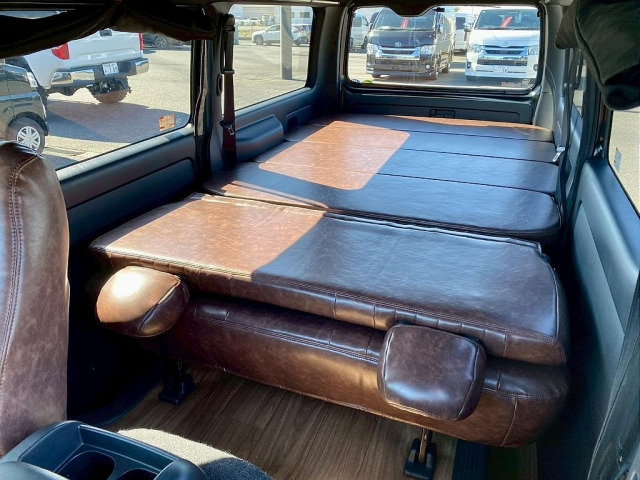 ハイエースバン