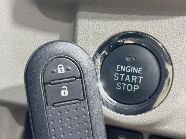 �y�L�[�t���[�V�X�e���z�J�o����|�P�b�g�ɓ��ꂽ�܂܂ł��h�A�̎{���E�������\�ȃX�}�[�g�L�[�𑕔��B�G���W���̃I���E�I�t�����J�M�����o���K�v����������Ƃ��Ă��֗��ł���