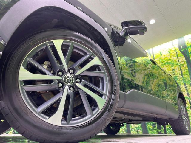 �y����18�C���`�A���~�z�C�[���z�O�ςɃ}�b�`���������A���~�z�C�[���𑕒����Ă���܂��B�e��ЊO�A���~�z�C�[����A�X�^�b�h���X�^�C�����戵�����Ă���܂��B���񂲑��k����������