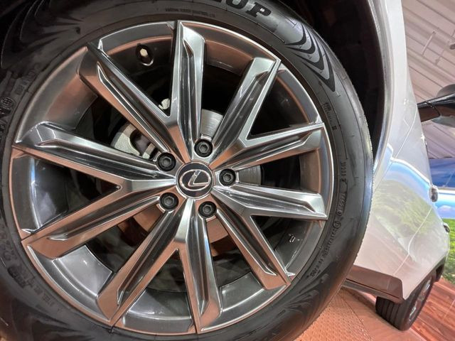 �y����18�C���`�A���~�z�C�[���z�O�ςɃ}�b�`���������A���~�z�C�[���𑕒����Ă���܂��B�e��ЊO�A���~�z�C�[����A�X�^�b�h���X�^�C�����戵�����Ă���܂��B���񂲑��k����������