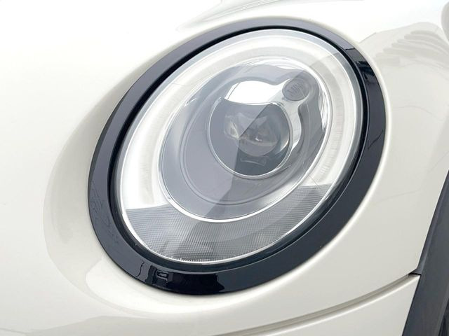 ��LED�w�b�h���C�g:��ԑ��s�����ǍD�Ȏ��E���m�ۂ����S���ĉ^�]�ł��鍂�P�xLED�w�b�h���C�g�𑕔�!�_�����x�������A����d�͂��}�����Ă��܂��B