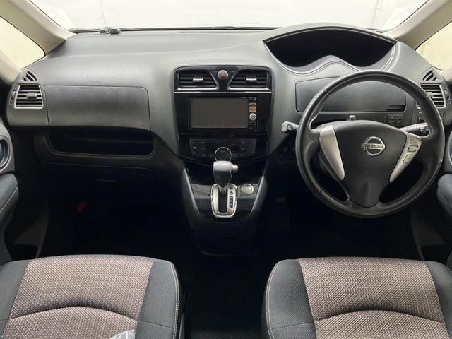 セレナ2.0 ハイウェイスター S-HYBRID