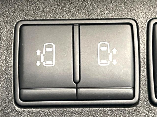 �y�����X���C�h�h�A�z���ԏ�ŗׂ̎ԂƂ̊Ԋu���������ɂ������A�X���C�h�h�A�Ȃ���S!�h�A�I�[�v������������炸�A�J�������L���̂ŏ��~�肪�Ƃ��Ă��ȒP�ł��B�傫�ȉו��̏o���������Ȃ���\��