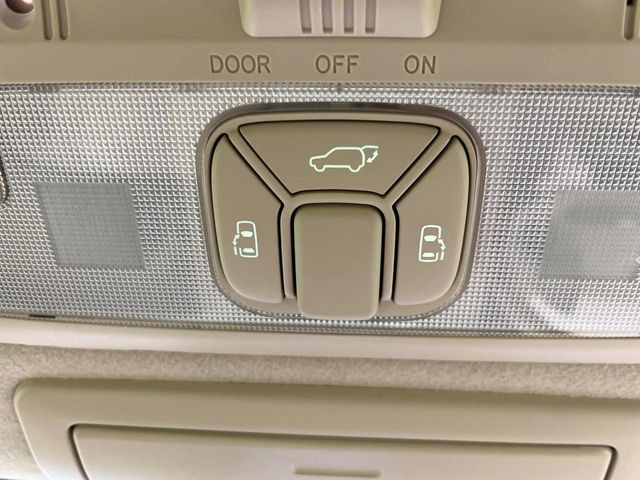 �y�����p���[�X���C�h�h�A�z�X�}�[�g�L�[��^�]�Ȃ̃X�C�b�`�Ō�ȗ����X���C�h�h�A�̊J���\���d��������͂����ăh�A���J����K�v�������A�����Ȃ��q�l�ł��ȒP�ɊJ���߂ł����K�ł���