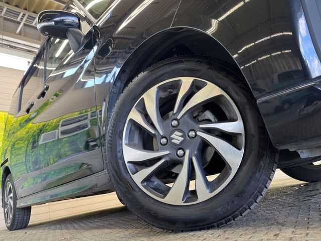 �y����15�C���`�A���~�z�C�[���z�O�ςɃ}�b�`���������A���~�z�C�[���𑕒����Ă���܂��B�e��ЊO�A���~�z�C�[����A�X�^�b�h���X�^�C�����戵�����Ă���܂��B���񂲑��k����������