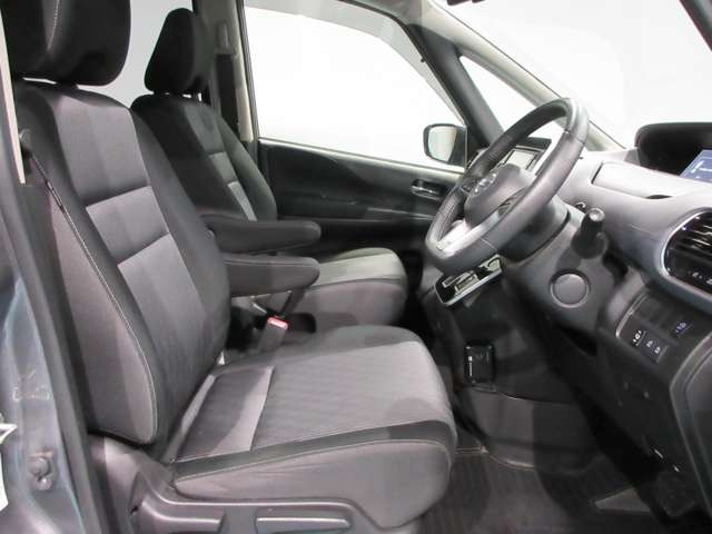 セレナ2.0 ハイウェイスターV 4WD