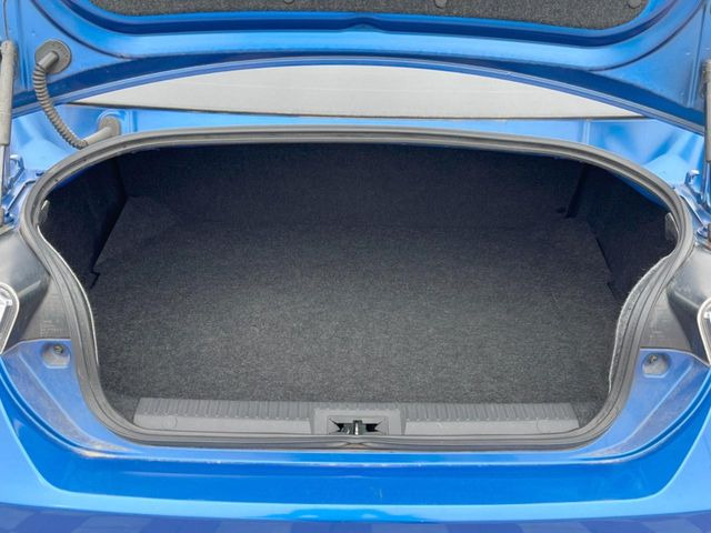 ���i�̂���������ʋ΁A���}���ɏ\���ȉ׎��X�y�[�X���m�ۂ��Ă���܂��B