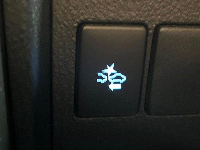 �y�v���N���b�V���Z�[�t�e�B�z�O���̎ԗ��������m���A�Փ˂������Ȏ��͌x��Œ��ӂ𑣂��A�u���[�L�𓥂ޗ͂��T�|�[�g�B�u���[�L�𓥂߂Ȃ������ꍇ�͏Փ˔�Q�y���u���[�L���쓮�A�Փˉ�����T�|�[�g���܂��B