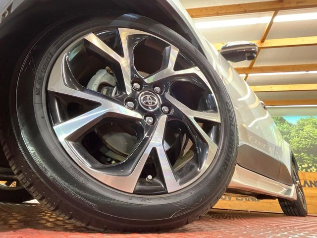 �y����18�C���`�A���~�z�C�[���z�O�ςɃ}�b�`���������A���~�z�C�[���𑕒����Ă���܂��B�e��ЊO�A���~�z�C�[����A�X�^�b�h���X�^�C�����戵�����Ă���܂��B���񂲑��k����������