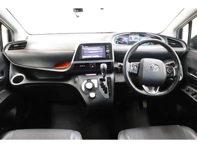 シエンタハイブリッド 1.5 G クエロ