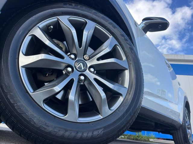 �y����18�C���`�A���~�z�C�[���z�O�ςɃ}�b�`���������A���~�z�C�[���𑕒����Ă���܂��B�e��ЊO�A���~�z�C�[����A�X�^�b�h���X�^�C�����戵�����Ă���܂��B���񂲑��k����������