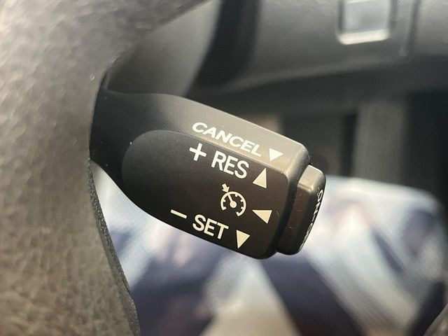 �y�N���[�Y�R���g���[���z�������H�����N���N���s�B�A�N�Z���𗣂��Ă���葬�x�ő��s���ł��A�������^�]���̕��S���y��!�����E�������ȒP�ȃX�C�b�`����Œ����ł��܂��B