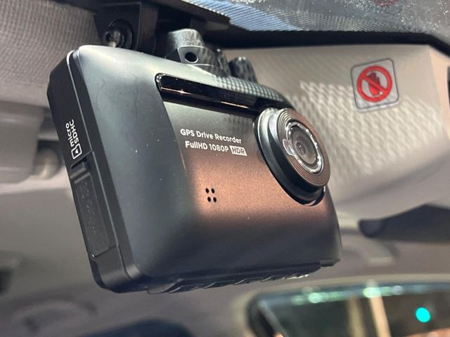 �y�h���C�u���R�[�_�[�z���S�E���S�ȃJ�[���C�t�ɕK�{�̃h���C�u���R�[�_�[�𑕔�!���s���͂������A������^�]�⎖�̂ɑ��������ۂ̏󋵂��f���ŋL�^���A����̃��X�N�ɔ����܂��B