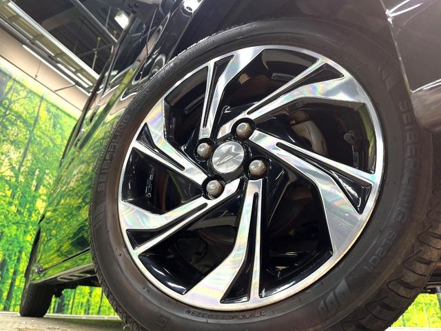 �y����15�C���`�A���~�z�C�[���z�O�ςɃ}�b�`���������A���~�z�C�[���𑕒����Ă���܂��B�e��ЊO�A���~�z�C�[����A�X�^�b�h���X�^�C�����戵�����Ă���܂��B���񂲑��k����������