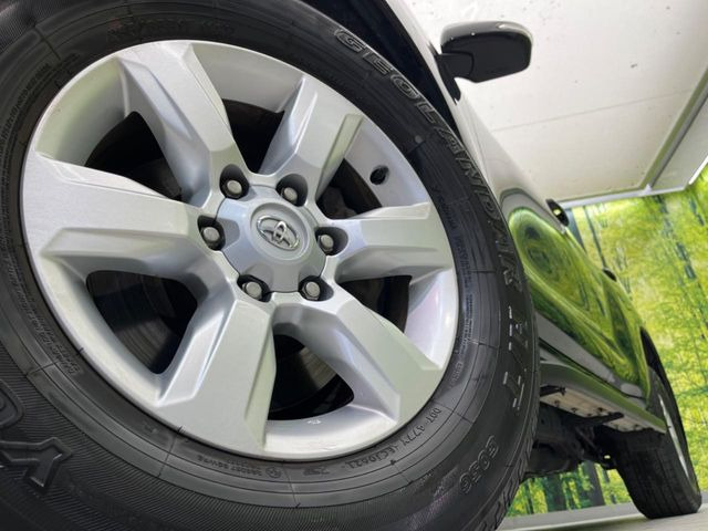 �y����17�C���`�A���~�z�C�[���z�O�ςɃ}�b�`���������A���~�z�C�[���𑕒����Ă���܂��B�e��ЊO�A���~�z�C�[����A�X�^�b�h���X�^�C�����戵�����Ă���܂��B���񂲑��k����������