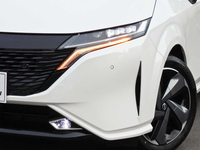 ノートオーラ1.2 G FOUR レザーエディション 4WD