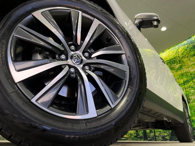 �y����18�C���`�A���~�z�C�[���z�O�ςɃ}�b�`���������A���~�z�C�[���𑕒����Ă���܂��B�e��ЊO�A���~�z�C�[����A�X�^�b�h���X�^�C�����戵�����Ă���܂��B���񂲑��k����������