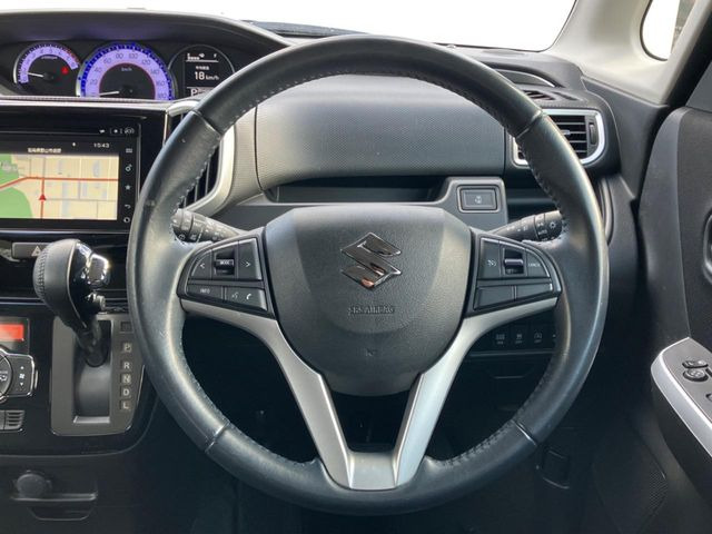 �y�����v�����X�e�A�����O�z�㎿�Ȋv���g�p���邱�ƂŁA��ɂ����������݂ƂĂ��^�]���₷���n���h���ł���