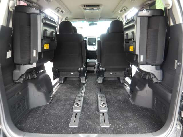 �`�b�v�A�b�v���㕔���Ȃ�|������ɁA���ʂ𒵂ˏグ�邱�ƂŁA�w�̍����ו���ςނ��߂̃X�y�[�X����邱�Ƃ��ł��܂�!�x�[�r�[�J�[��ϗt�A���ȂǁA�����ɍ������K�v�ȉו���ςލۂɔ��ɕ֗��ł�!!