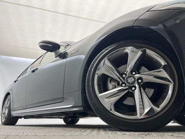 �y����18�C���`�A���~�z�C�[���z�O�ςɃ}�b�`���������A���~�z�C�[���𑕒����Ă���܂��B�e��ЊO�A���~�z�C�[����A�X�^�b�h���X�^�C�����戵�����Ă���܂��B���񂲑��k����������