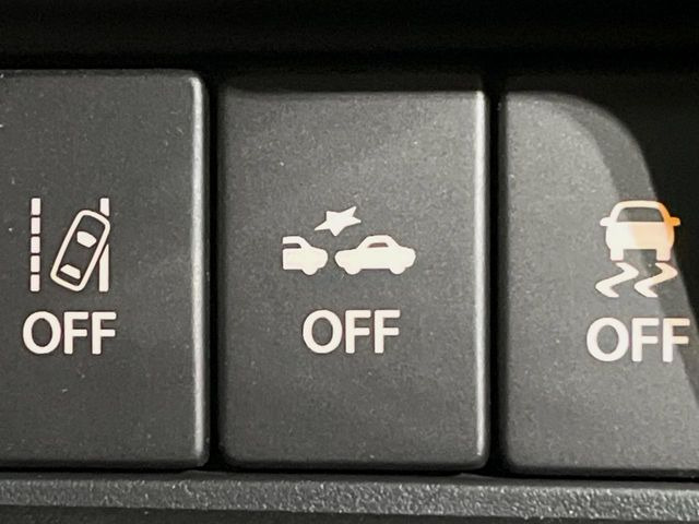 ���s���ɑO���̎ԗ�����F�����A�Փ˂������Ȏ��͌x��ƃu���[�L�ŏՓˉ���Ɣ�Q�y�����A�V�X�g�B�����S�Ƀh���C�u�����y���݂��������܂��B