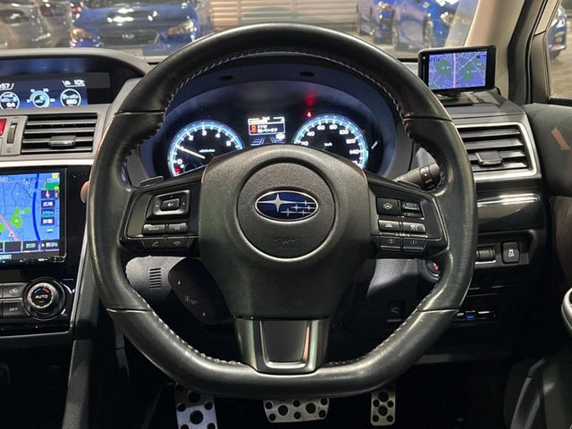 �y�����v�����X�e�A�����O�z�㎿�Ȋv���g�p���邱�ƂŁA��ɂ����������݂ƂĂ��^�]���₷���n���h���ł���