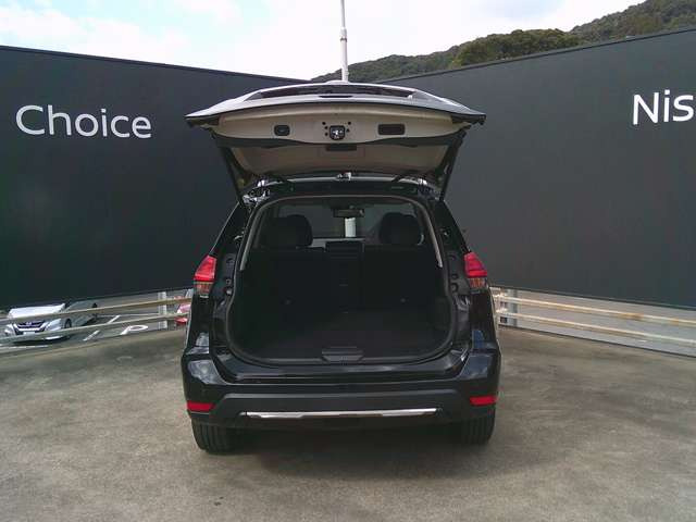 エクストレイル2.0 20Xi レザーエディション 4WD