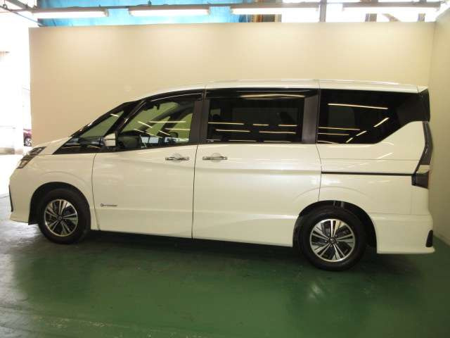 セレナ1.2 e-POWER ハイウェイスターV