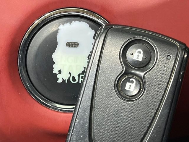 �y�C���e���W�F���g�L�[�z�J�o����|�P�b�g�ɓ��ꂽ�܂܂ł��h�A�̎{���E�������\�ȃX�}�[�g�L�[�𑕔��B�G���W���̃I���E�I�t�����J�M�����o���K�v����������Ƃ��Ă��֗��ł���