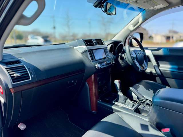 ���X�ł͂��_�񒸂��܂������q�l�Ƀh���C�u���R�[�_�[��K���X�R�[�e�B���O�{�H�ȂǁA���l�i��}���Ă��񋟂����Ē����Ă���܂��B�ڍׂ̓X�^�b�t�܂ł��C�y�ɂ��₢���킹���������܂��B