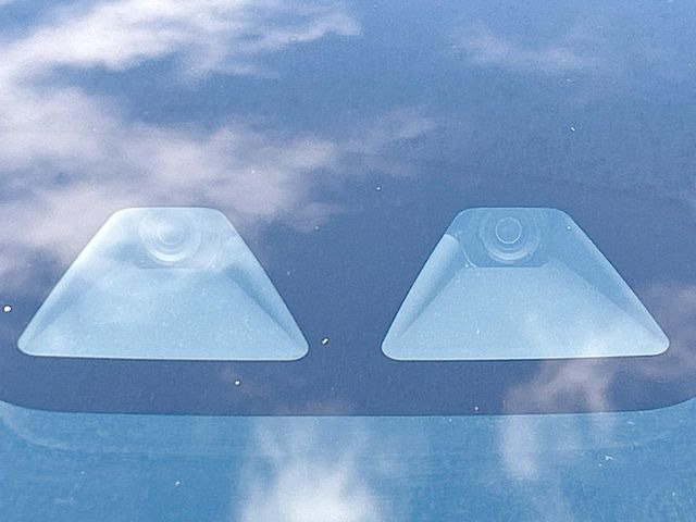 �y�X�}�[�g�A�V�X�g�z���s���ɑO���̎ԗ�����F�����A�Փ˂������Ȏ��͌x��ƃu���[�L�ŏՓˉ���Ɣ�Q�y�����A�V�X�g�B�����S�Ƀh���C�u�����y���݂��������܂��B