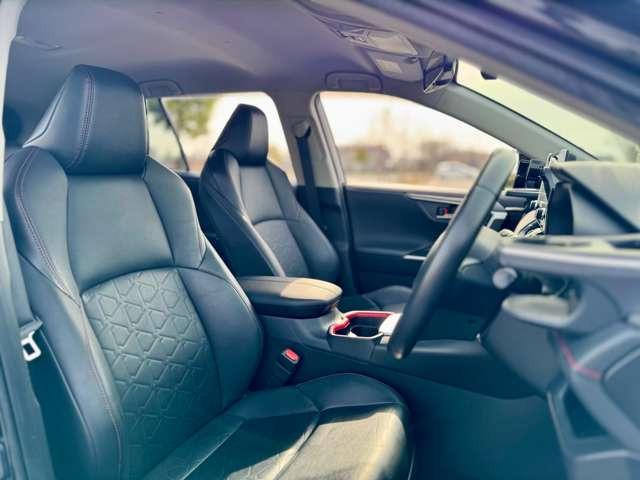 当店ではご契約頂きましたお客様にドライブレコーダーやガラスコーティング施工など、お値段を抑えてご提供させて頂いております。詳細はスタッフまでお気軽にお問い合わせくださいませ。