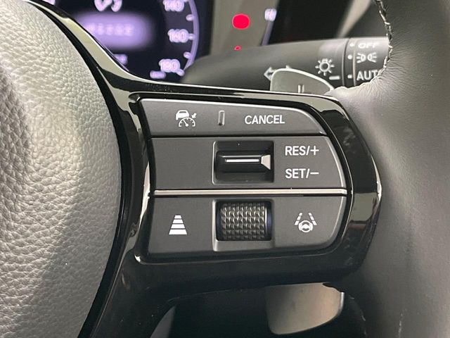 �y�z���_�Z���V���O�z���s���ɑO���̎ԗ�����F�����A�Փ˂������Ȏ��͌x��ƃu���[�L�ŏՓˉ���Ɣ�Q�y�����A�V�X�g�B�����S�Ƀh���C�u�����y���݂��������܂��B