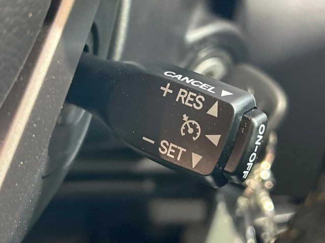 �y�N���[�Y�R���g���[���z�������H�����N���N���s�B�A�N�Z���𗣂��Ă���葬�x�ő��s���ł��A�������^�]���̕��S���y��!�����E�������ȒP�ȃX�C�b�`����Œ����ł��܂��B