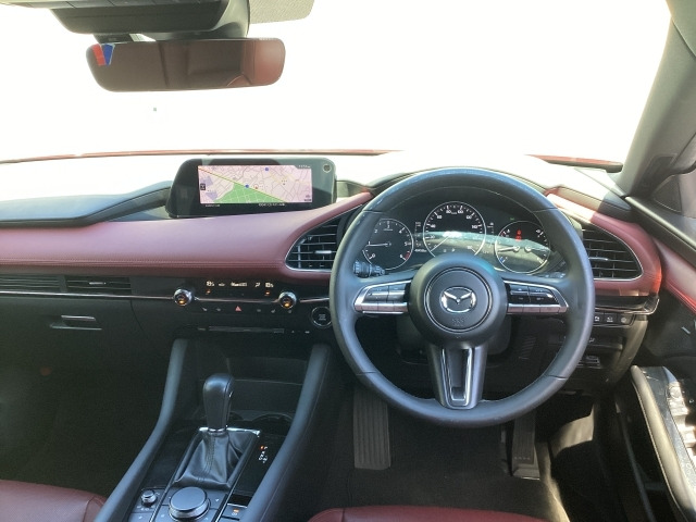 MAZDA3ファストバック1.8 XD バーガンディ セレクション 4WD