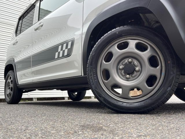 �y����15�C���`�A���~�z�C�[���z�O�ςɃ}�b�`���������A���~�z�C�[���𑕒����Ă���܂��B�e��ЊO�A���~�z�C�[����A�X�^�b�h���X�^�C�����戵�����Ă���܂��B���񂲑��k����������