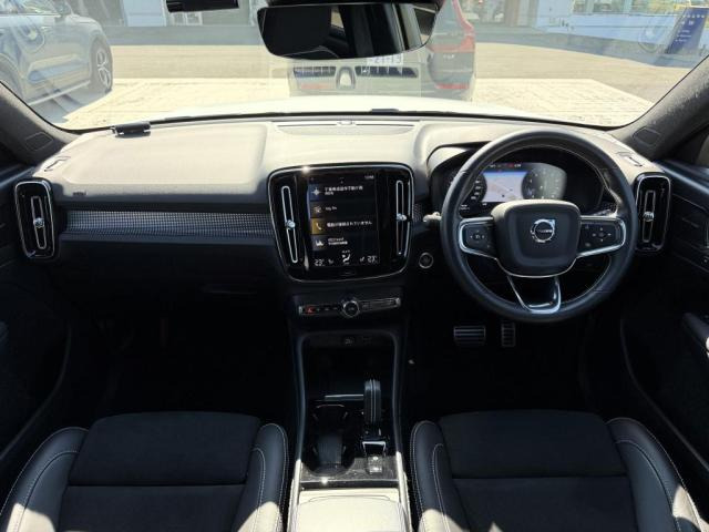 XC40B4 AWD Rデザイン 4WD