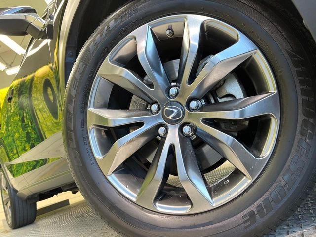 �y����18�C���`�A���~�z�C�[���z�O�ςɃ}�b�`���������A���~�z�C�[���𑕒����Ă���܂��B�e��ЊO�A���~�z�C�[����A�X�^�b�h���X�^�C�����戵�����Ă���܂��B���񂲑��k����������