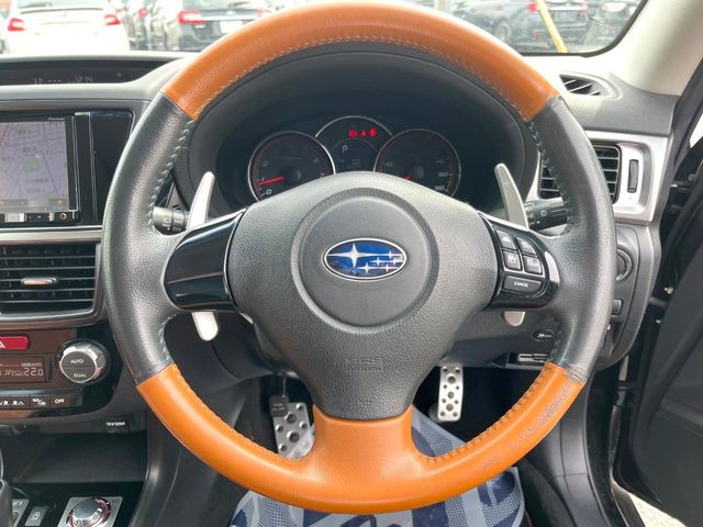 �y�����v�����X�e�A�����O�z�㎿�Ȋv���g�p���邱�ƂŁA��ɂ����������݂ƂĂ��^�]���₷���n���h���ł���