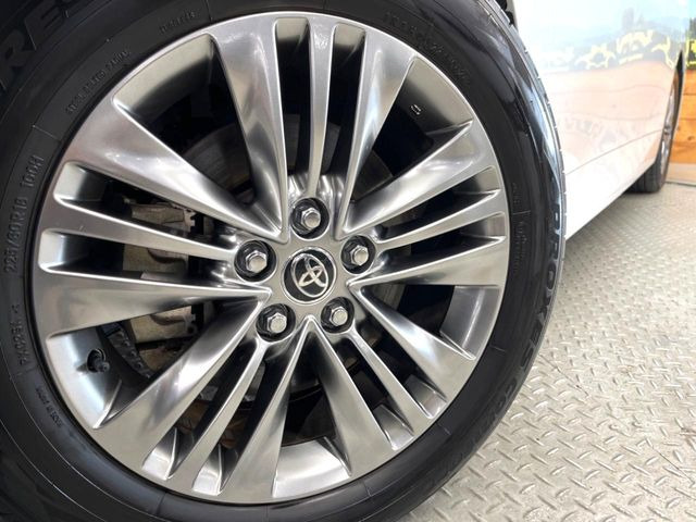 �y����18�C���`�A���~�z�C�[���z�O�ςɃ}�b�`���������A���~�z�C�[���𑕒����Ă���܂��B�e��ЊO�A���~�z�C�[����A�X�^�b�h���X�^�C�����戵�����Ă���܂��B���񂲑��k����������