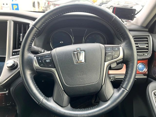 �y�����v�����X�e�A�����O�z�㎿�Ȋv���g�p���邱�ƂŁA��ɂ����������݂ƂĂ��^�]���₷���n���h���ł���