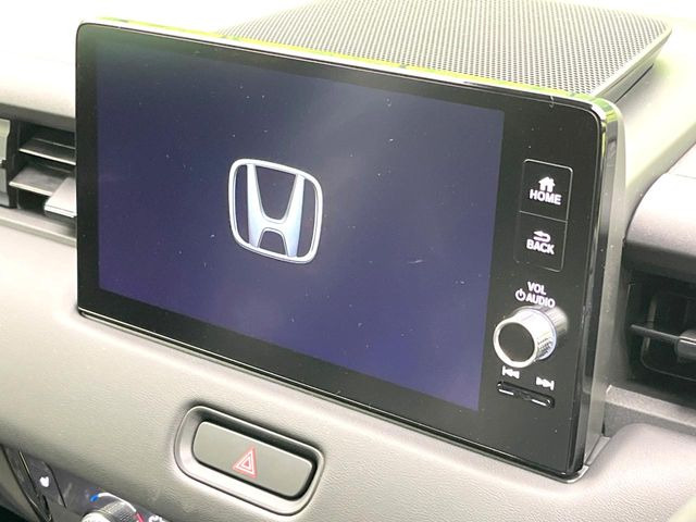 �y9�C���` �z���_�R�l�N�g�f�B�X�v���C�z���F���̍������ʃf�B�X�v���C�Ńi�r�̎g�p��A�������̃X�}�[�g�t�H���ƘA�g����bluetooth�ł̉��y�Đ����\�ł���