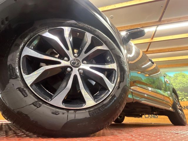 �y����18�C���`�A���~�z�C�[���z�O�ςɃ}�b�`���������A���~�z�C�[���𑕒����Ă���܂��B�e��ЊO�A���~�z�C�[����A�X�^�b�h���X�^�C�����戵�����Ă���܂��B���񂲑��k����������