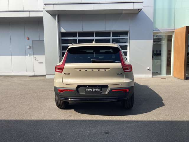 XC40ウルトラ B4 AWD ダークエディション 4WD